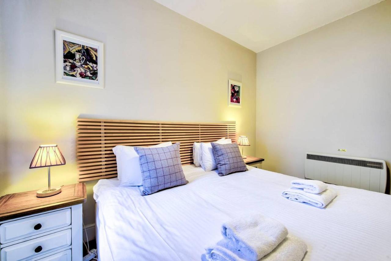 Ferienwohnung Joivy Perfect Location! Charming Rose St Apt For Couples Edinburgh Exterior foto