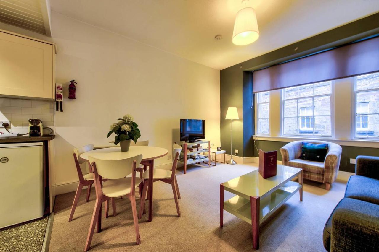 Ferienwohnung Joivy Perfect Location! Charming Rose St Apt For Couples Edinburgh Exterior foto